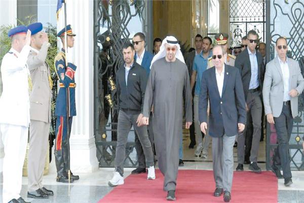 الرئيس عبدالفتاح السيسى يُودع الشيخ محمد بن زايد آل نهيان