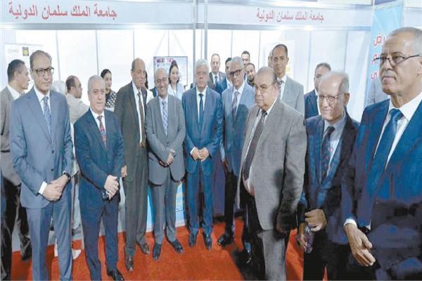 زيارة الوزير لجناح جامعة الملك سلمان الدولية