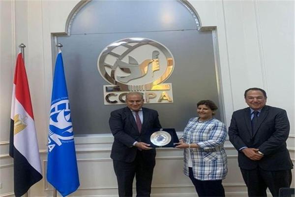 السفير أحمد نهاد عبد اللطيف مدير مركز القاهرة الدولي والسفيرة الشيخة جواهر الصباح