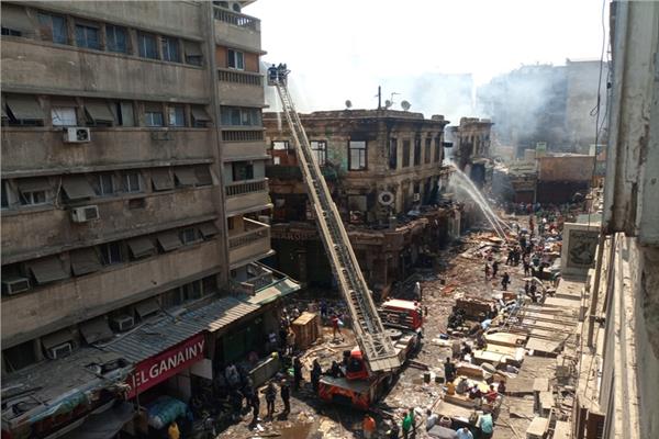 أثار الحريق المدمر على منطقة العتبة