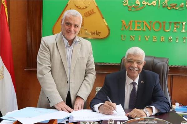الدكتور أحمد القاصد