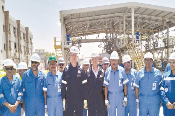 المهندس كريم بدوي وزير البترول والثروة المعدنية حاضرة فى قلب المشروعات البترولية