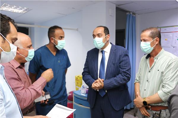 نائب محافظ المنوفية يتفقد مستشفي السادات المركزي