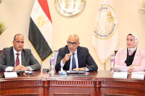 محمد عبد اللطيف وزير التربية والتعليم