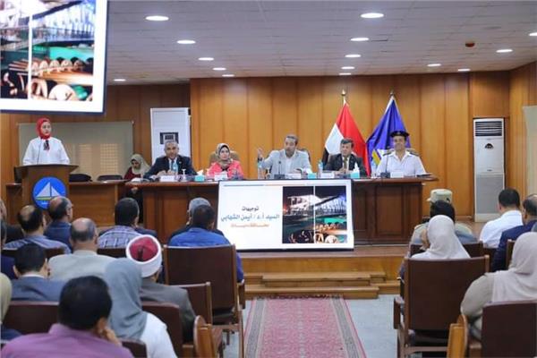 محافظ دمياط يرأس جلسة المجلس التنفيذى