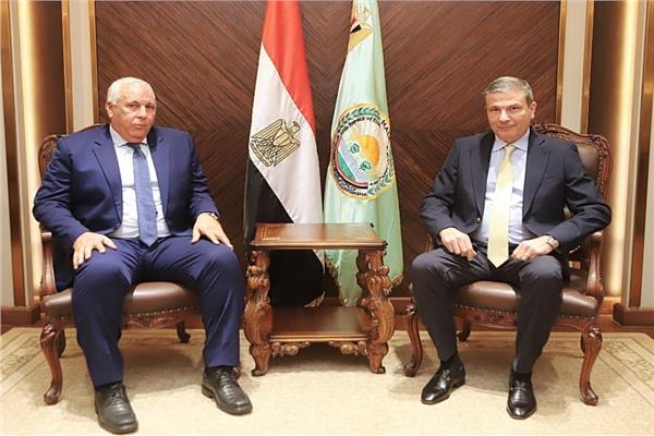وزير الزراعة و محافظ الوادي الجديد