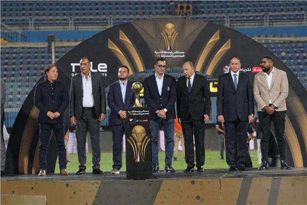 منصة التتويج لفريق سيراميكا كليوباترا