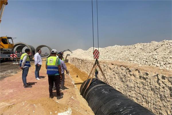 رئيس جهاز القاهرة الجديدة يتفقد مشروعات الطرق والمرافق