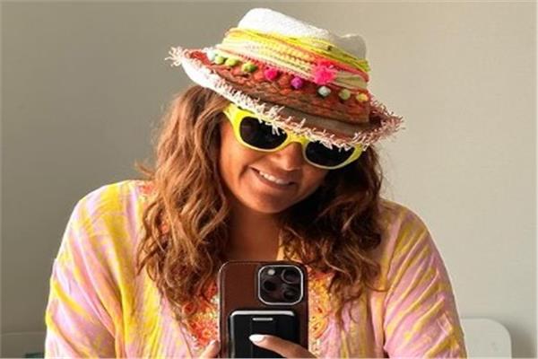 الفنانة بشري
