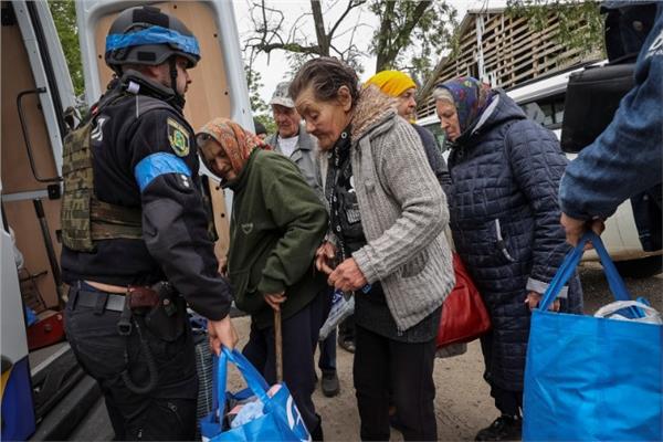 إجلاء عدد من الأشخاص من بمقاطعة بيلجورود - صورة أرشيفية 