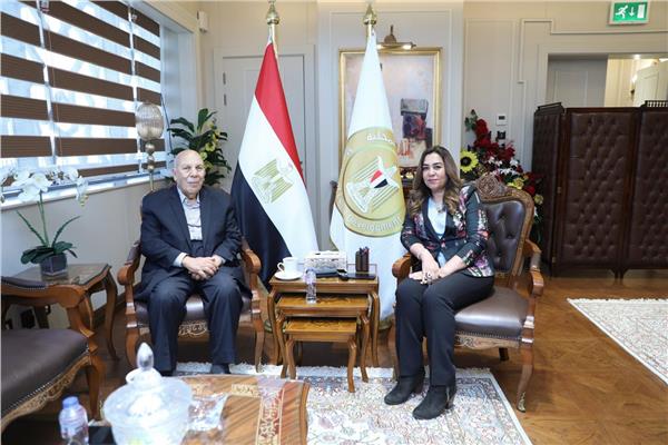 وزيرة التنمية المحلية تستقبل اللواء عادل لبيب وزير التنمية المحلية الأسبق