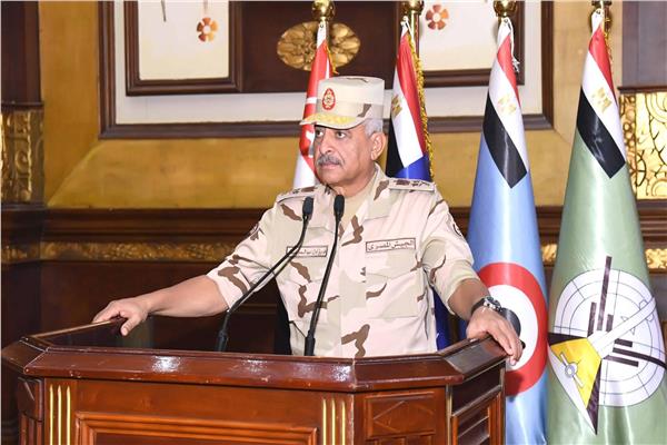 الفريق أول عبد المجيد صقر القائد العام للقوات المسلحة وزير الدفاع والإنتاج الحربي