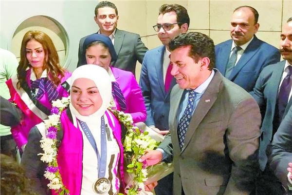 استقبل د. أشرف صبحى وزير الشباب والرياضة البعثة المصرية