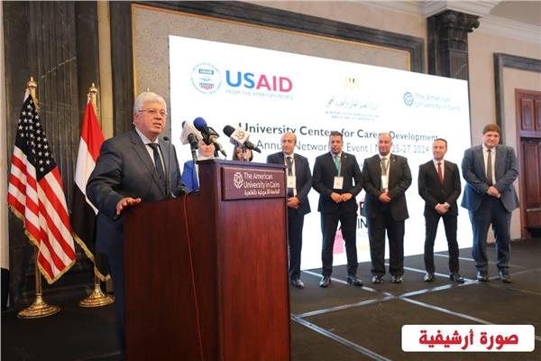  د.أيمن عاشور وزير التعليم العالي