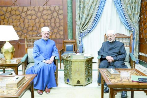 الإمام الأكبر الدكتور أحمد الطيب شيخ الأزهر الشريف والدكتور نظير محمد عياد مفتى الجمهورية