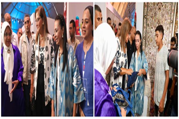 مايا مرسى وهالة السعيد أثناء تفقد معرض تنمية الأسرة المصرية