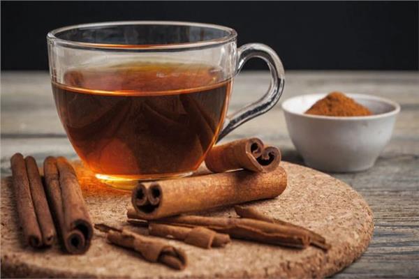 مشروب الشاي بالقرفة والفلفل الأسود