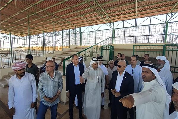 اللواء دكتور خالد مجاور محافظ شمال سيناء خلال الجولة