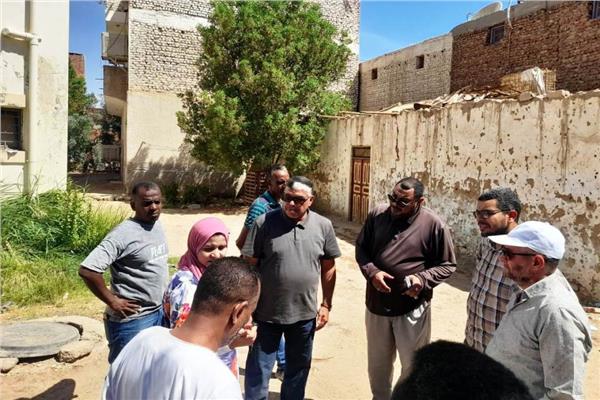 محافظ أسوان فى لقاءه بأعضاء الإتحاد النوعى