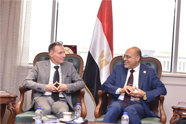 وزير العمل يستقبل وفدًا من برنامج الأغذية العالمي
