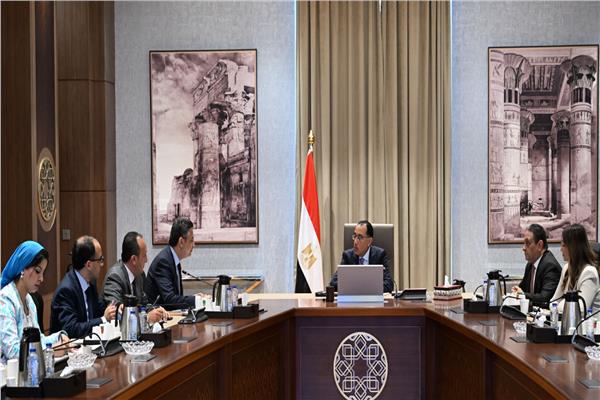 مقترح حكومي بتطوير المجمعات وتنظيم أسواق الجملة لضبط حركة الأسواق والسلع 