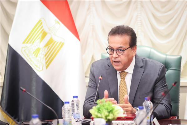 وزير الصحة والسكان