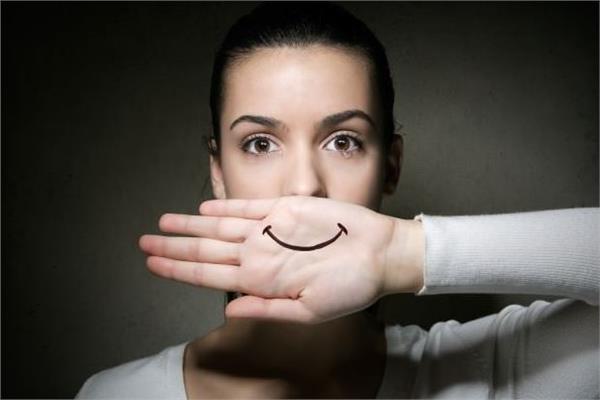 الاكتئاب المبتسم