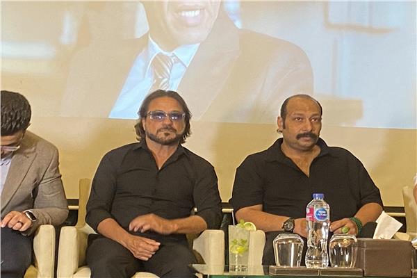  إنريكي أرسي والفنان محمد ثروت 