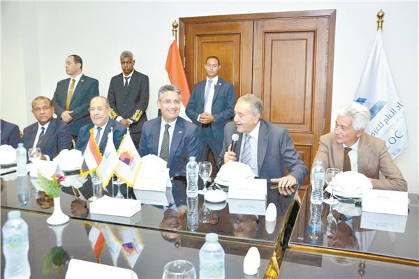 وزير التموين خلال اجتماعه مع الاتحاد العام للغرف التجارية