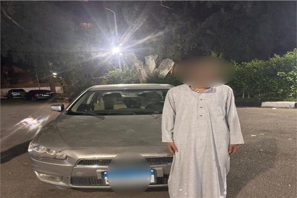 سائق سيارة بإحدى شركات النقل 