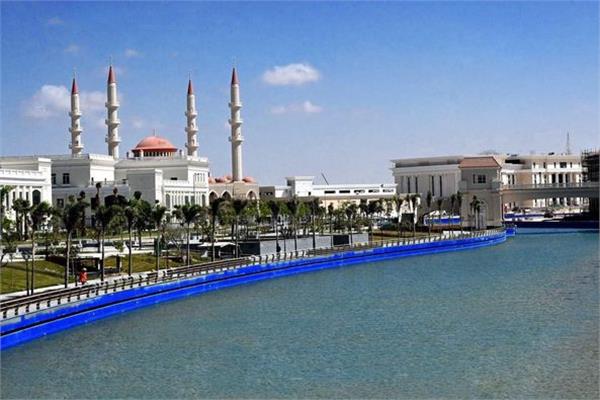  الاسكان تتابع تنفيذ المشروعات السكنية والخدمية والترفيهية بمدينة العلمين الجديدة