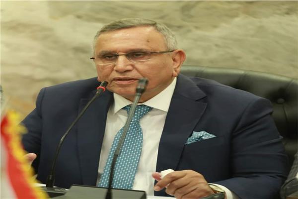 الدكتور عبد السند يمامة 