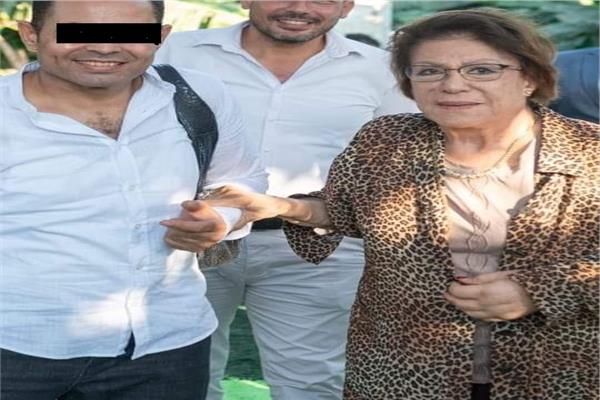 ننشر صور منتحل صفة طبيب بالغربية مع الفنانين