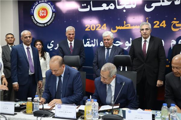 الدكتور أيمن عاشور وزير التعليم العالي 