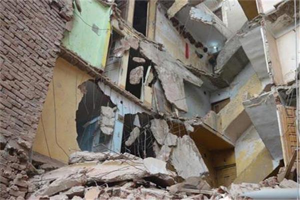 صورة أرشيفية - عقار منهار