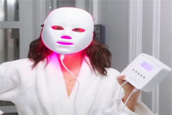 أقنعة LED الجمالية