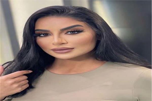 الفنانة جوري بكر