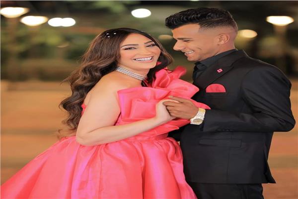عصام صاصا وزوجته