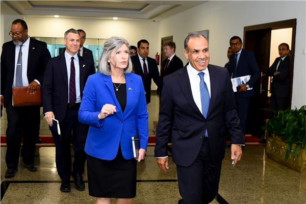 وزير الخارجية يستقبل وفد من الكونجرس