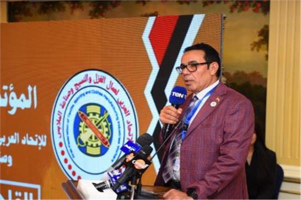 عبد الفتاح إبراهيم رئيس نقابة الغزل والنسيج بالاتحاد العام لنقابات عمال مصر