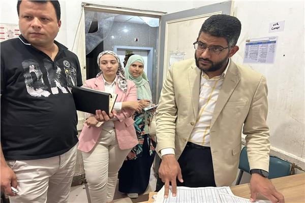 وكيل صحة المنوفية أثناء الزيارة