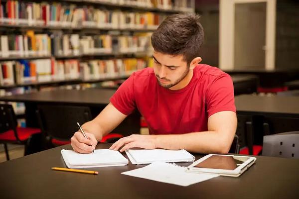 تكيف الطالب مع تخصصه الجامعي أولى خطوات نجاحه 
