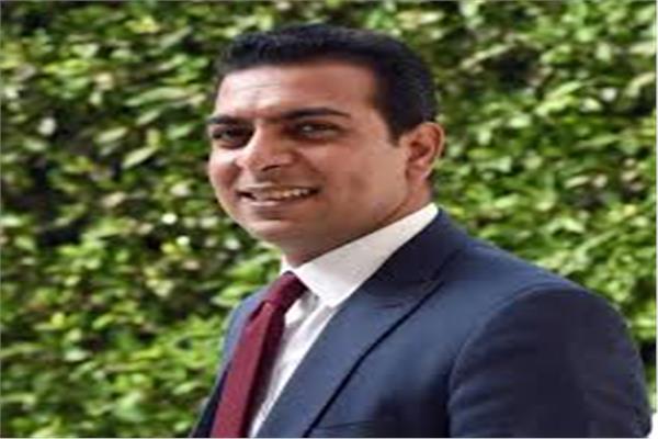 الدكتور حازم عمر نائب محافظ قنا