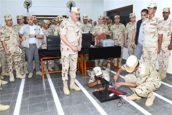 الفريق أحمد خليفة رئيس أركان حرب القوات المسلحة
