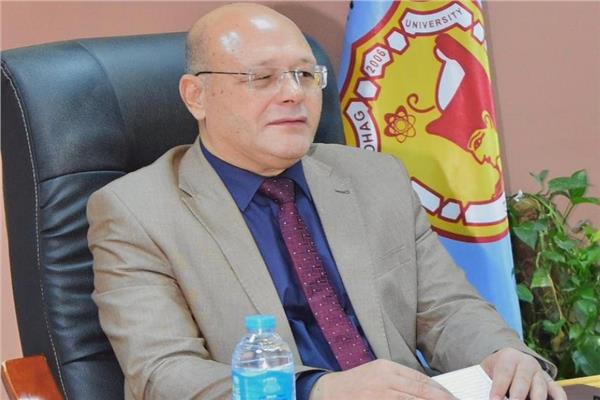  الدكتور حسان النعماني رئيس جامعة سوهاج