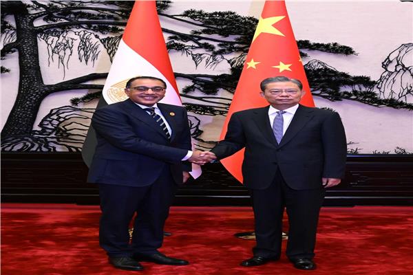 رئيس مجلس الوزراء و رئيس اللجنة الدائمة للمجلس الوطني لنواب الشعب الصيني