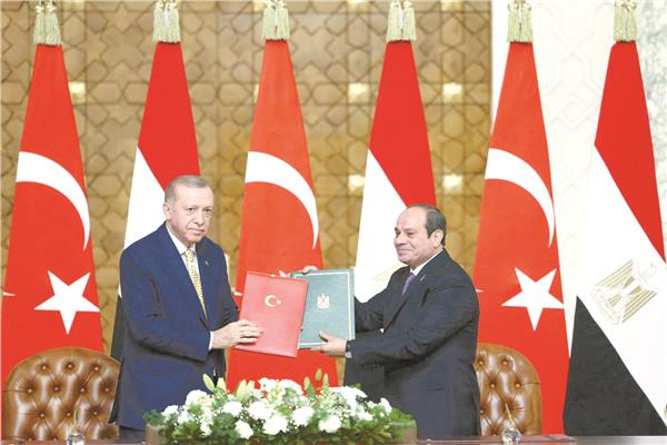 الرئيسان عبد الفتاح السيسى ورجب طيب أردوغان خلال توقيع إتفاقيات فى القاهرة فبراير الماضى