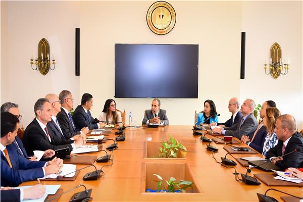 اجتماع الدكتور بدر عبد العاطي بقيادات القطاع مُتعدد الأطراف والأمن الدولي