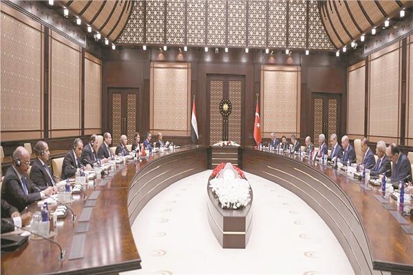 الرئيس عبد الفتاح السيسى ونظيره التركى رجب طيب أردوغان ووفدا البلدين خلال جلسة المباحثات