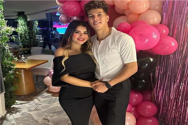 إمام عاشور لاعب النادي الأهلى